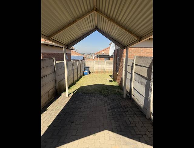2 BEDROOM HOUSE FOR SALE IN THATCH HILL ESTATE